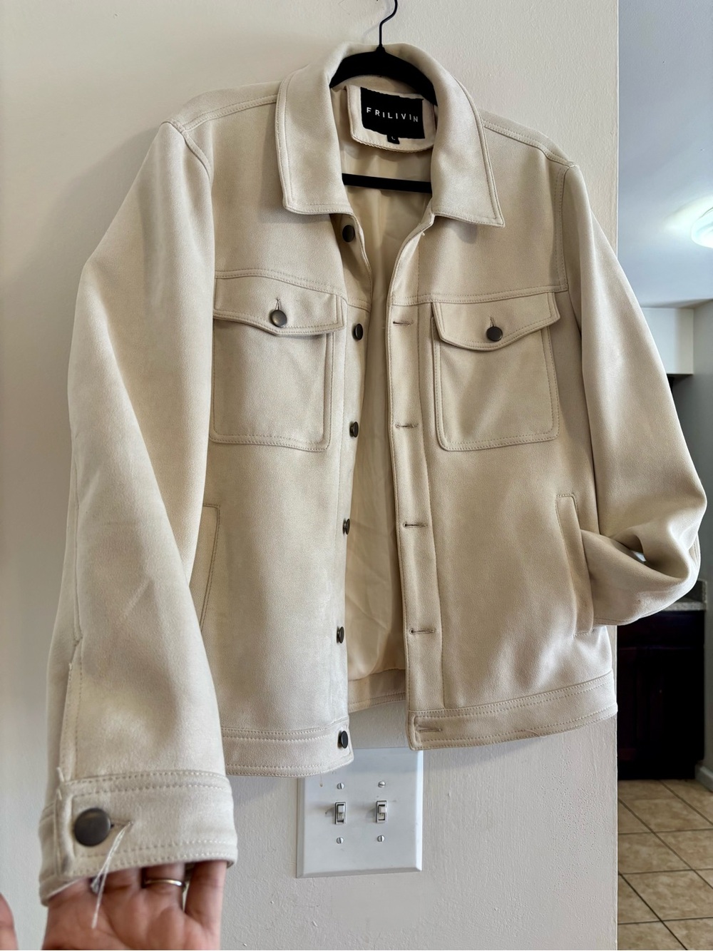 Men's Cream Button-Front Shirt Jacket